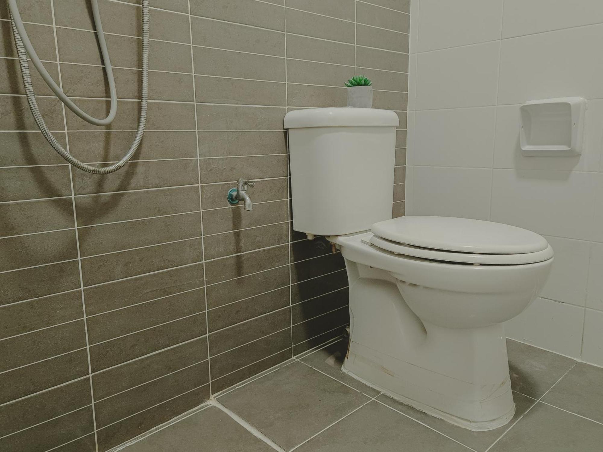 Apartemen -lake View- Mount Austin Ikea Toppen 10 Mins - B116